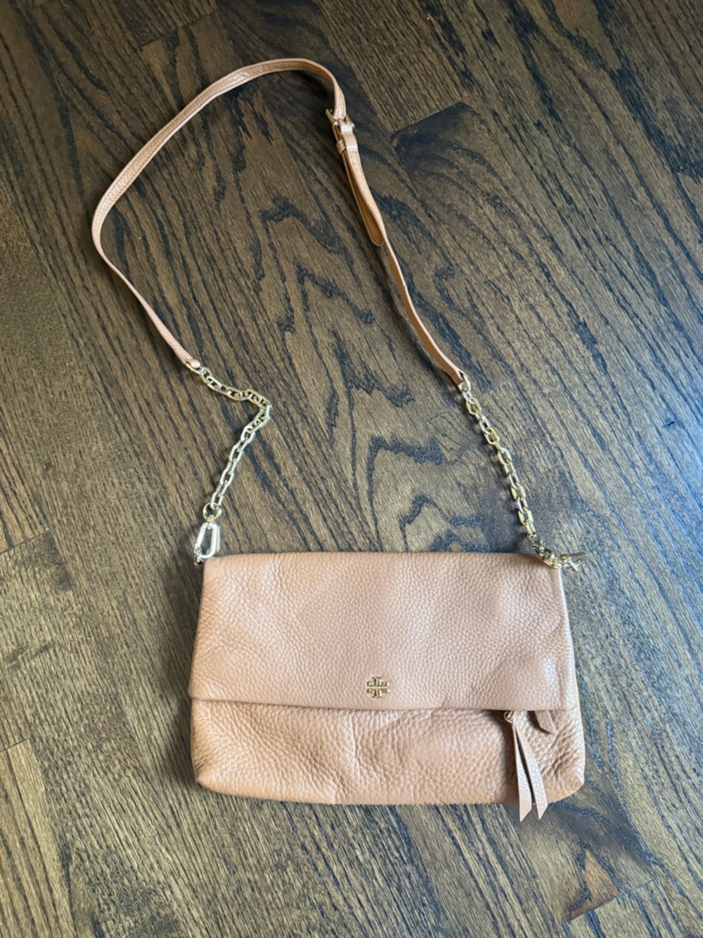 Tory Burch Pebbled Leather Crossbody in Tan Camel with Gold Chain